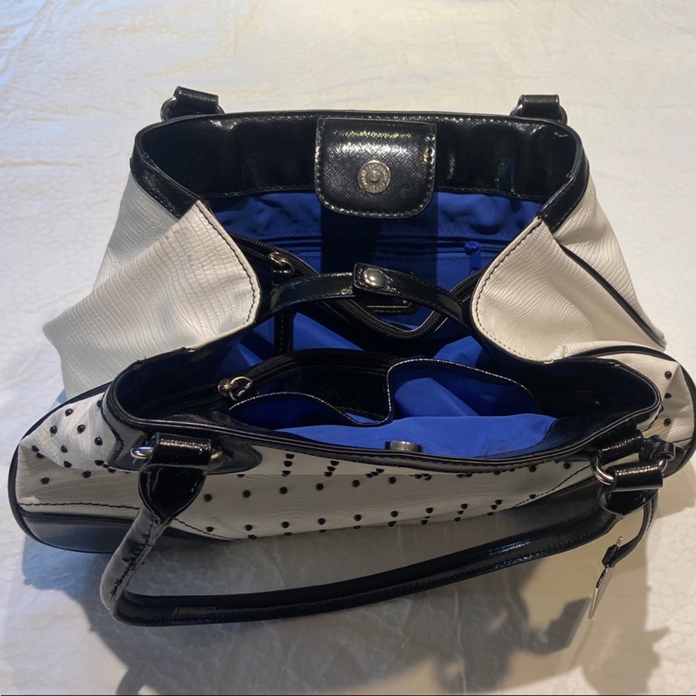Chic Black and White Polka Dot Handbag - Picture 5 of 7